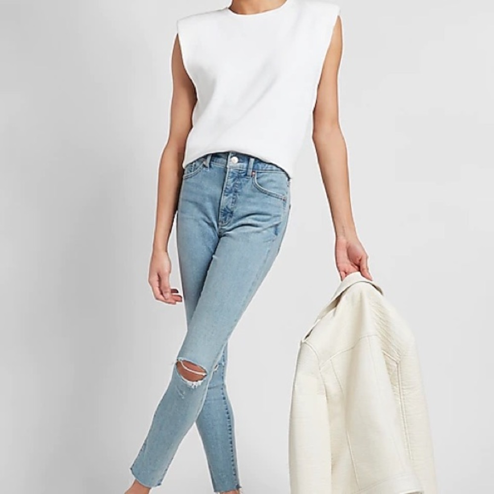 Ribbed Padded Shoulder Sweater - Picture 4 of 5